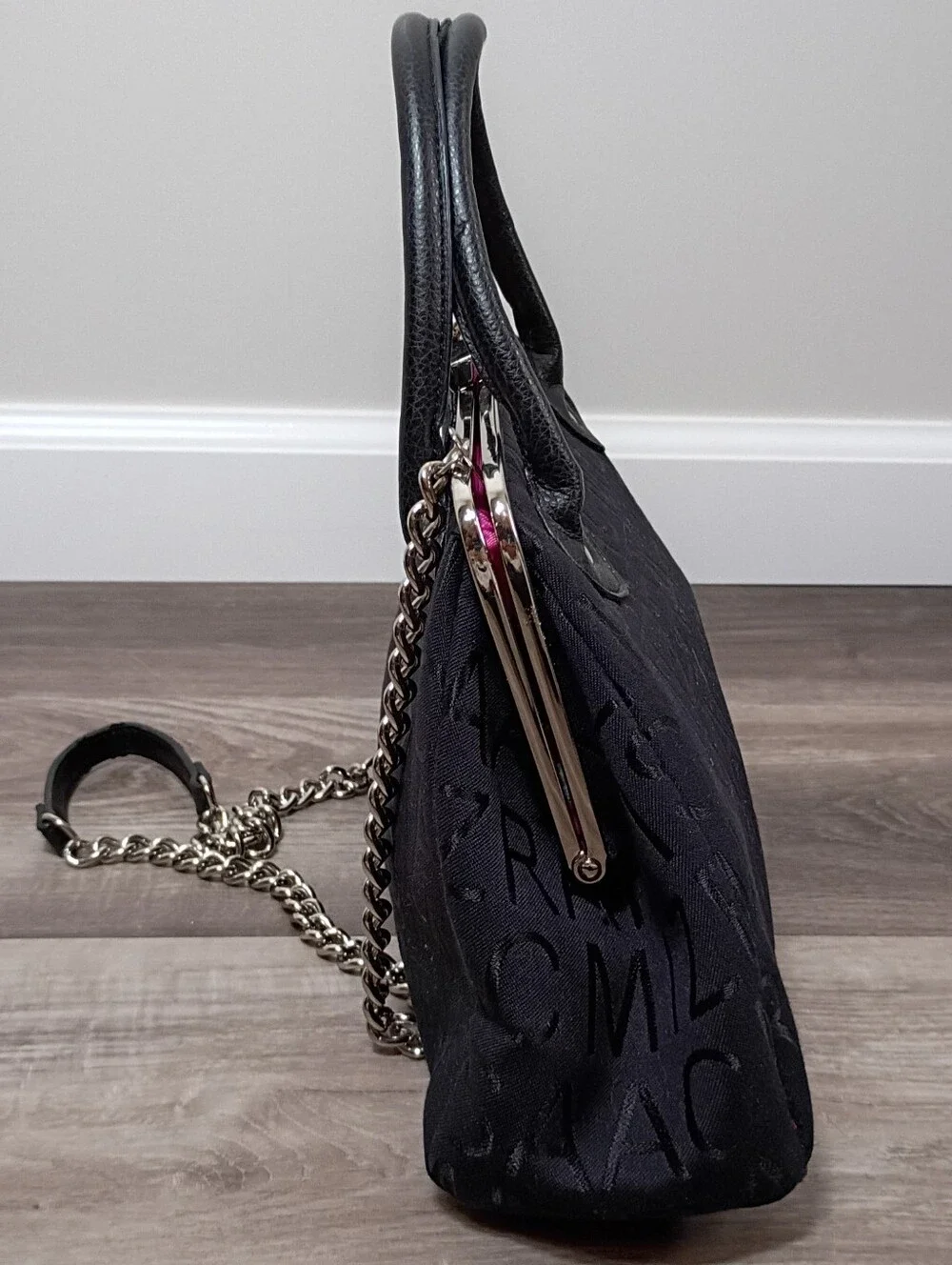 Isaac Mizrahi Vintage Y2K Classic Black Signature Canvas Silver Kisslock Handbag